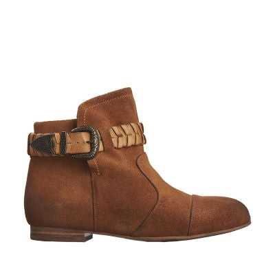 Foot support boots for women