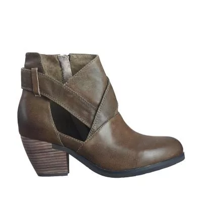 ankle cutout booties