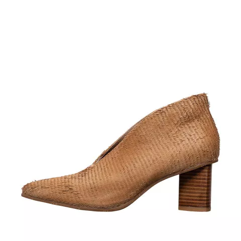 Women's closed toe low heels